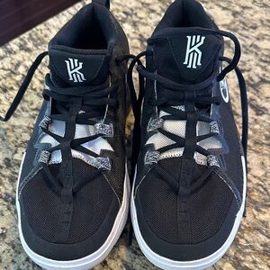 Nike Kids Black and Gray Sneakers